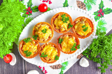 Жульен в тарталетках со сливками грибами и курицей в духовке