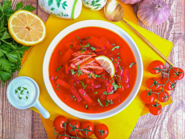 Борщ со свеклой и курицей