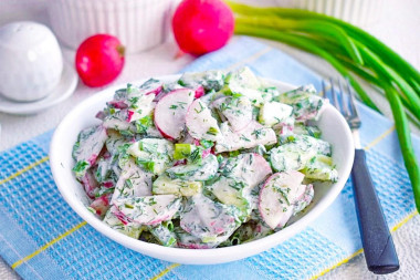 Салат из редиски с огурцом