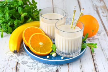 Смузи банан апельсин