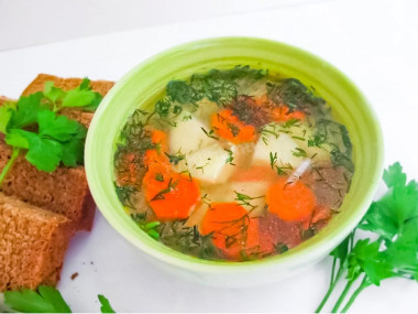 Суп из пшеничной крупы с курицей