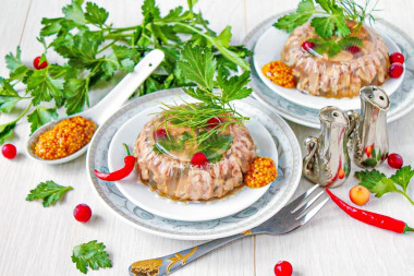 Холодец из свиных ножек и рульки