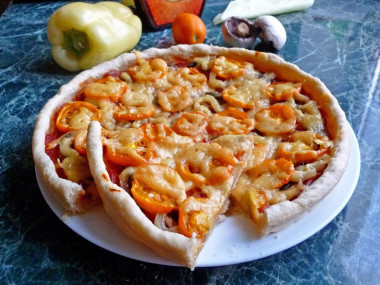 Пицца из теста на маргарине и пиве без дрожжей