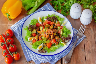 Салат с мидиями и креветками