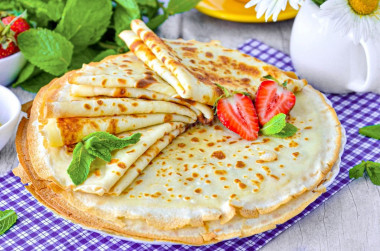 Тонкие блины бездрожжевые на молоке с дырочками