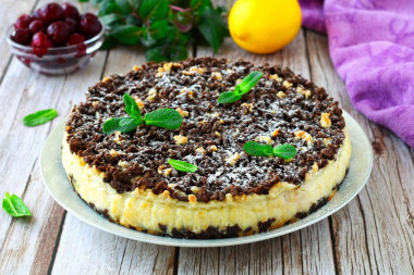 Кудрявый пирог с заварным кремом на манке
