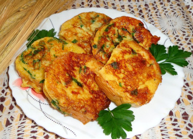Гренки яично-сырные с петрушкой