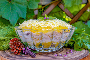 Салат Викинг с ананасом и курицей