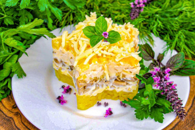 Салат Викинг с ананасом и курицей