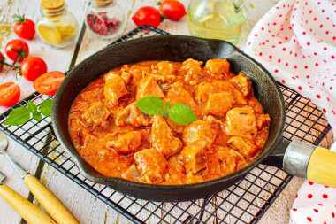 Мясная подлива из свинины на сковороде