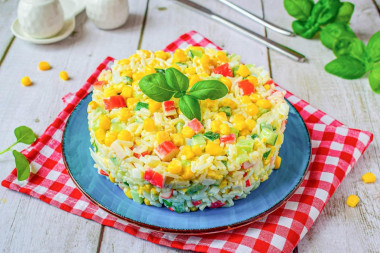 Крабовый салат классический с огурцом