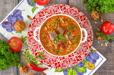Харчо с грецкими орехами