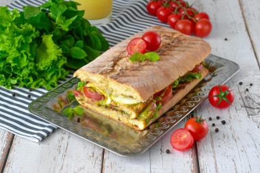 Панини с курицей бутерброд на чиабатте