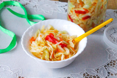 Салат из капусты и моркови Пальчики оближешь на зиму