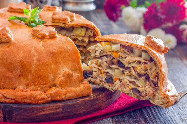 Курник классический с курицей и картошкой и блинами
