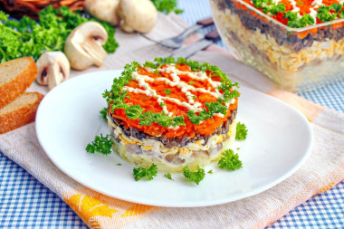 Салат Лисья шубка с селедкой и грибами