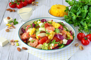 Салат с жареными креветками