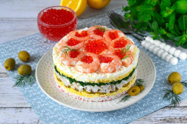 Салат царский с кальмарами и креветками