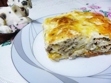 Пирог из тонкого лаваша с помидорами, мясом, сыром