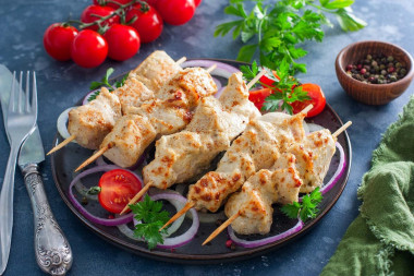 Шашлык из куриной грудки в духовке на шпажках