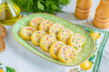 Рулеты с крабовыми палочками майонезом сыром и чесноком