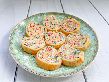 Рулеты с крабовыми палочками майонезом сыром и чесноком