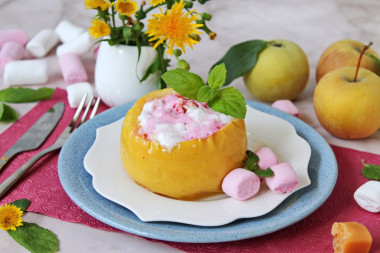 Яблоки с творогом в микроволновке