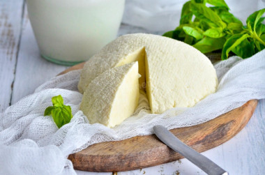 Брынза из коровьего молока