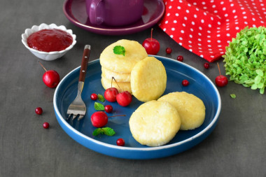 Сырники из творога на пару в мультиварке