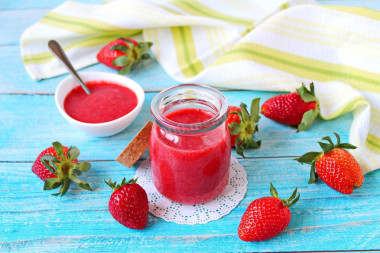 Пюре клубничное