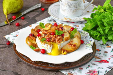 Камамбер с грушей в аэрогриле