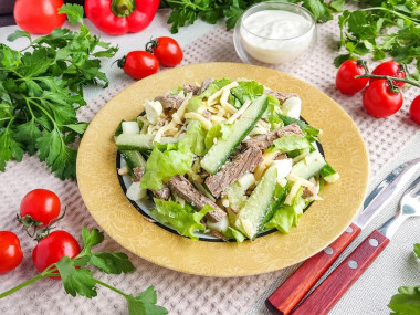 Салат с говядиной и сыром