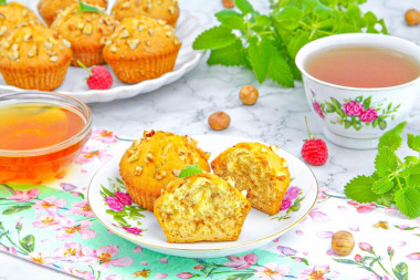 Медовые кексы в духовке с орехами