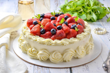 Итальянский пирог свадебный торт с ягодами