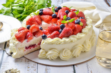 Итальянский пирог свадебный торт с ягодами