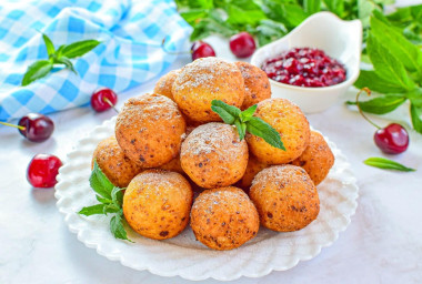 Творожные пончики в масле