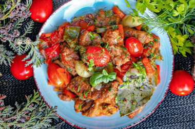 Свинина в казане на костре