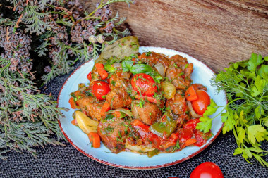 Свинина в казане на костре