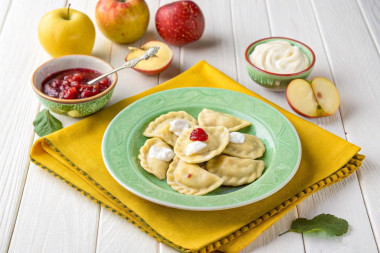 Вареники с яблоком и корицей нежные и ароматные