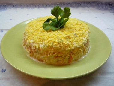 Слоеный салат Марсель с черносливом и курицей