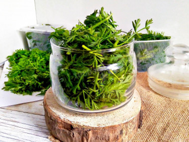 Морковная ботва на зиму