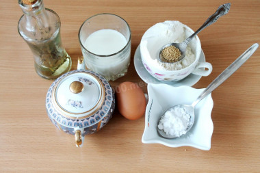 Рецепт - Пирог с картошкой рыбой на крахмальном тесте без дрожжей - Шаг 4 -  Возьмите продукты для приготовления теста.