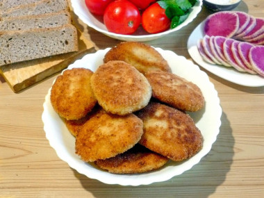 Рыбные котлеты с манкой