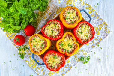 Перец с фаршем и сыром в духовке
