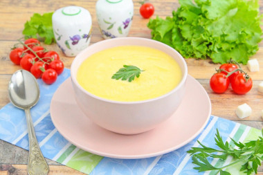 Сырный суп пюре с плавленым сыром и курицей