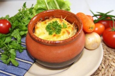 Кабачки в горшочках с мясом свинины и картошкой