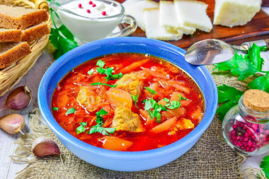 Борщ со свеклой и свининой