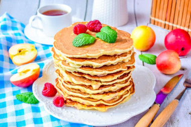 Панкейки с яблоками