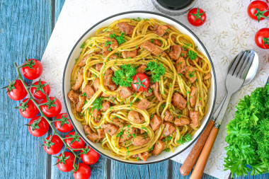 Макароны с соевым соусом и курицей - быстро и вкусно