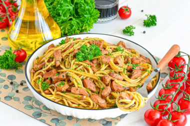 Макароны с соевым соусом и курицей - быстро и вкусно